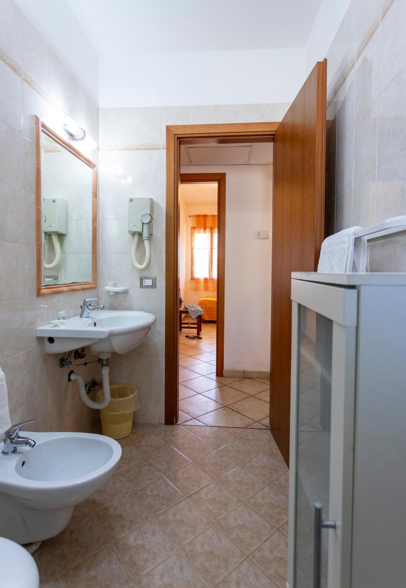Residenza Marinella Aparthotel Zambrone Ngoại thất bức ảnh