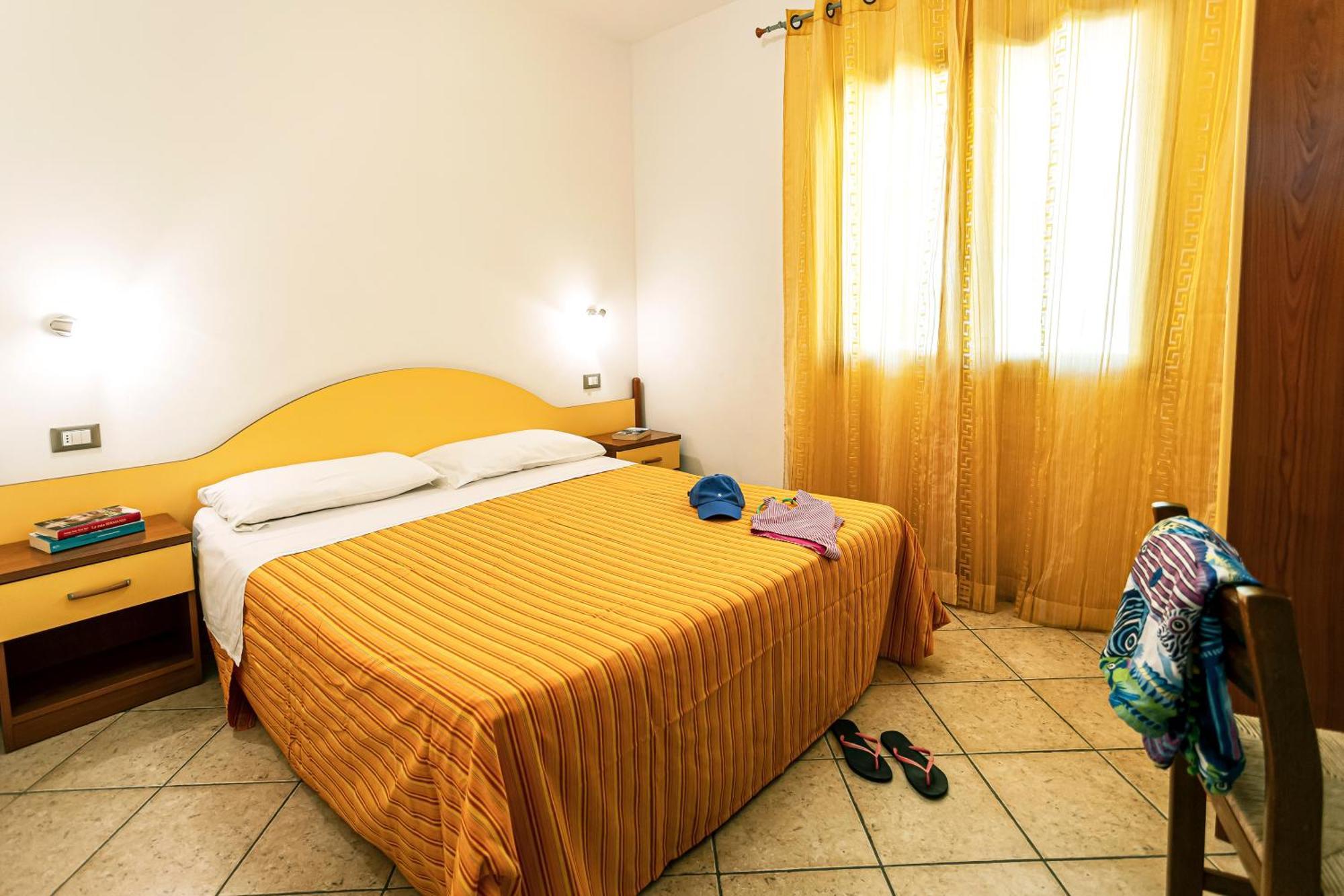 Residenza Marinella Aparthotel Zambrone Ngoại thất bức ảnh