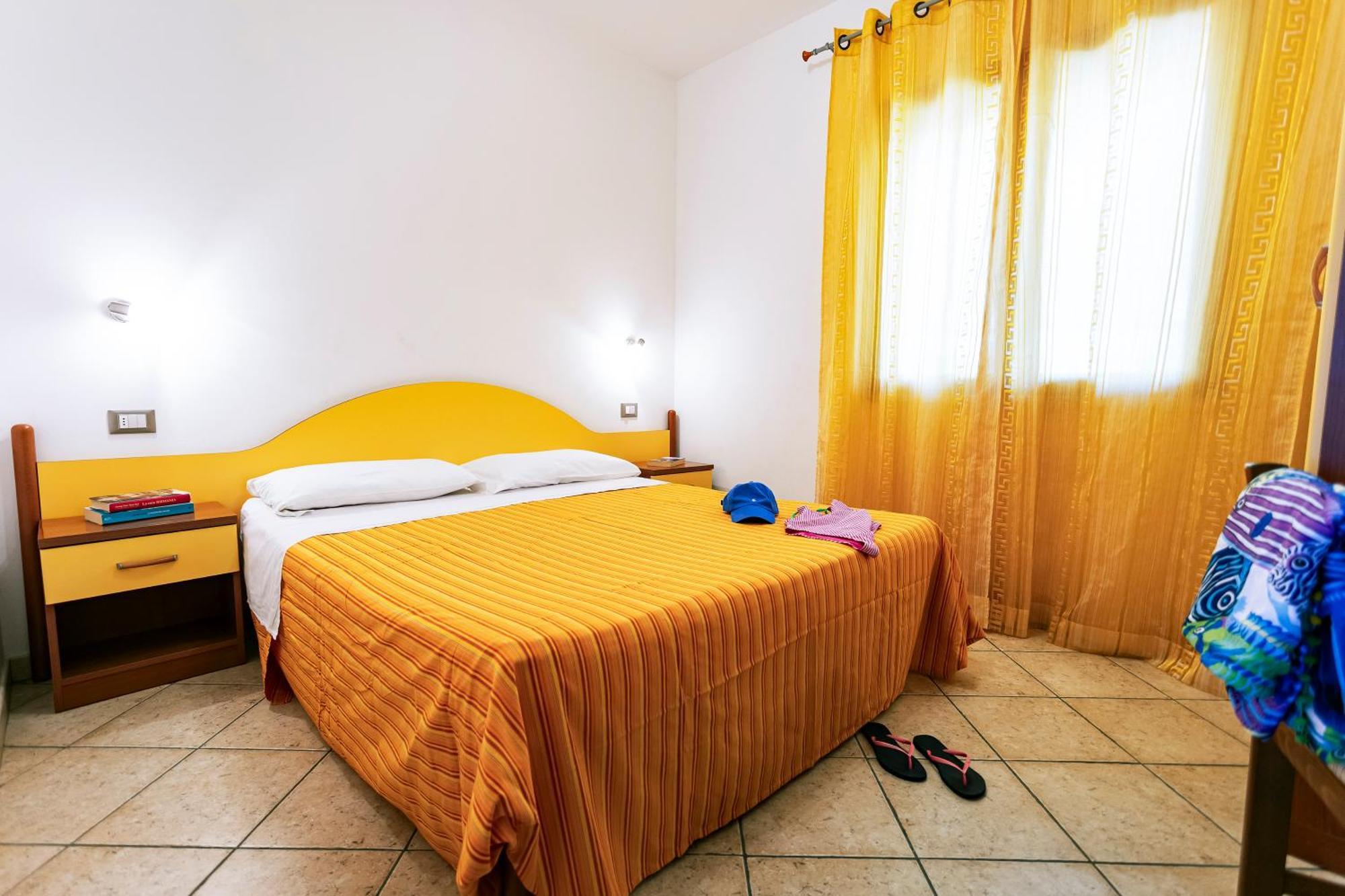 Residenza Marinella Aparthotel Zambrone Ngoại thất bức ảnh